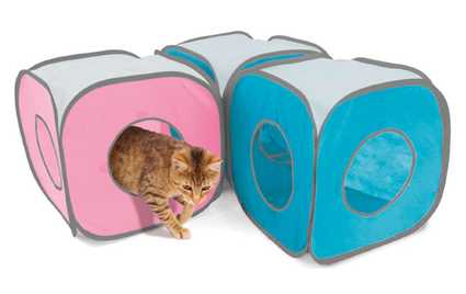 Los cubos Kitty Play Cube unidos entre si.